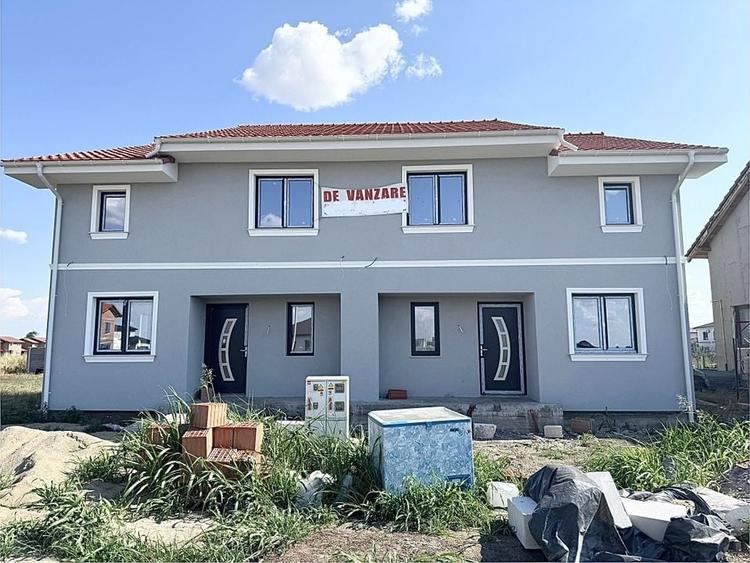 Sacalaz, 1/2 Duplex P+M, 4 Camere,2 Bai,Terasa Acoperita - 1