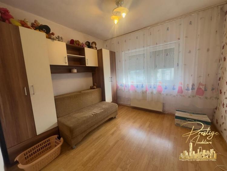 Apartament cu 3 camere de vanzare in zona Lacul Rosu,Rogerius - Oradea - 5