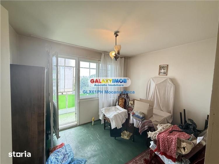 Apartament cu 3 camere semidecomandat în Cina
