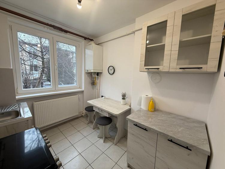 Apartament cu 2 camere semidecomandat în Centru Vechi
