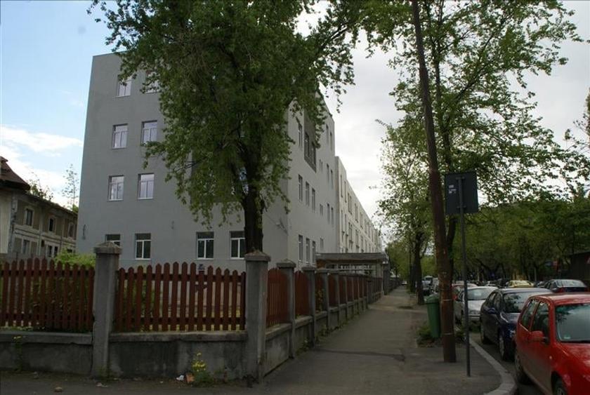 Birou, de 16,000 mp, în Viilor