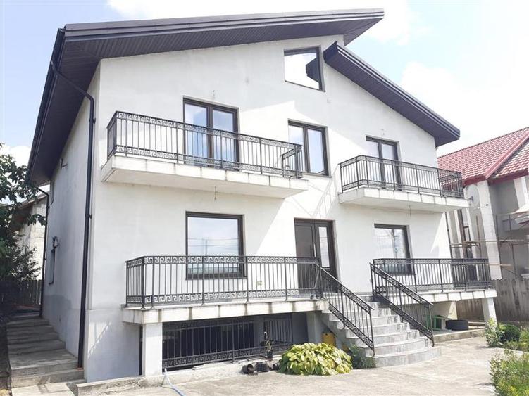Casă individuală cu 5 camere cu Canalizare în Lețcani