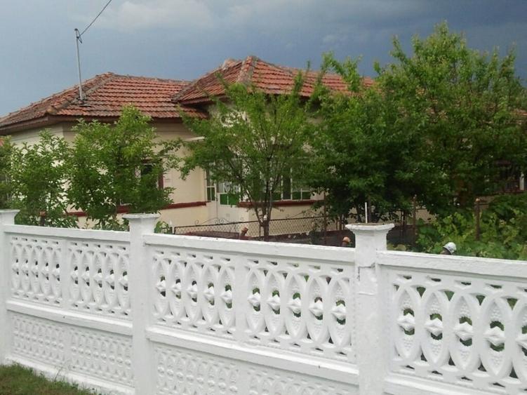 Teren Construcții intravilan de 500 mp, în Frumușani