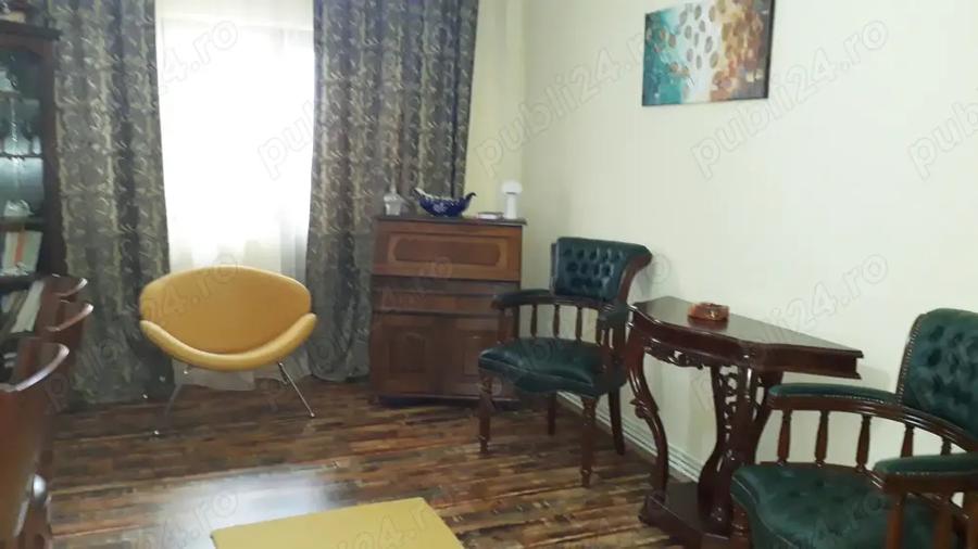 Apartament cu 4 camere decomandat în Găești