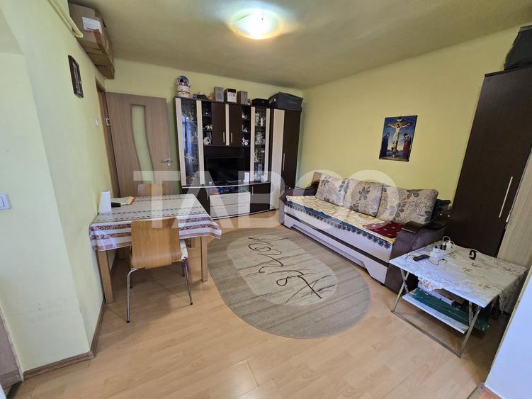 Garsonieră decomandată, mobilată în Terezian