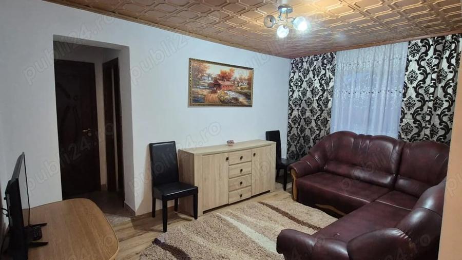 Apartament cu 3 camere semidecomandat în Central