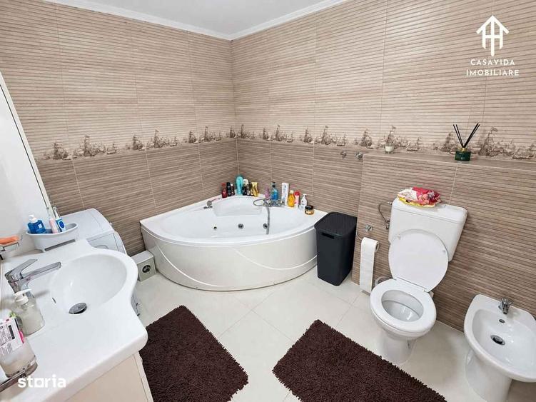 Casă cu 4 camere cu Teren 450 Mp în Central