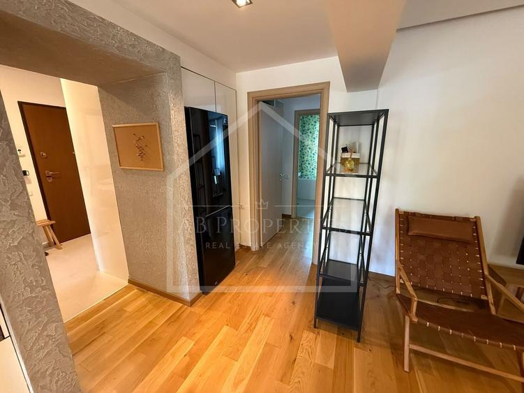 Apartament cu 3 camere decomandat, mobilat în Băneasa