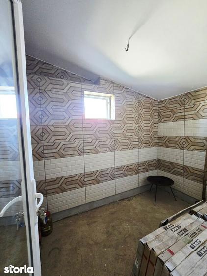Casă cu 5 camere cu Teren 1079 Mp în Ghioroc