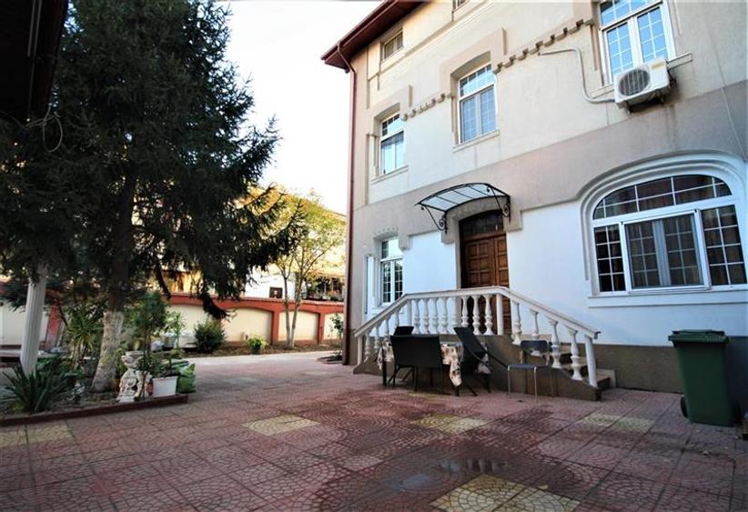 Corp vila, ideal locuinta, cu piscina si curte proprie in centru, Bucuresti - 19