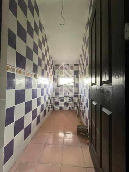 Casa invididuala cu 13 camere, situata in zona Mehala - 1