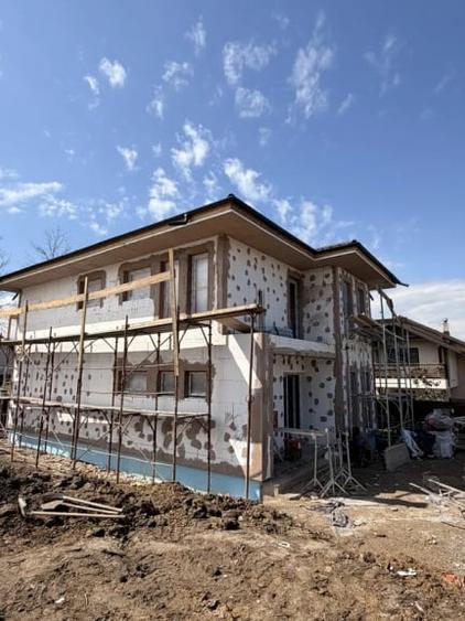 Casă individuală cu 5 camere cu Canalizare în Popas Păcurari
