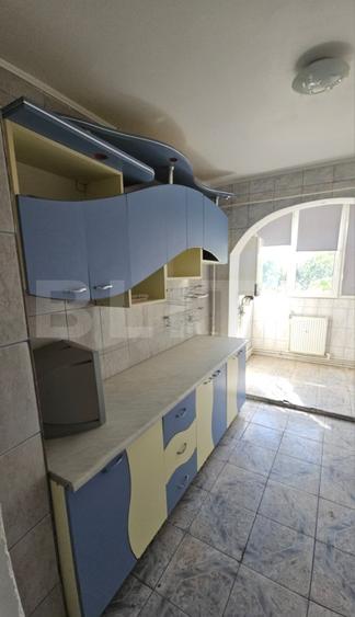 Apartament cu 3 camere decomandat, mobilat în Țiglina 3