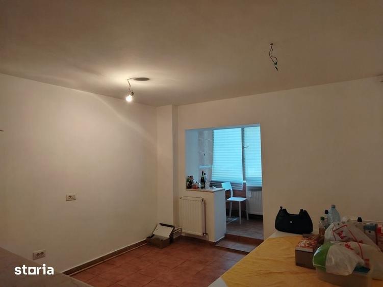 Apartament cu 3 camere decomandat în Republicii