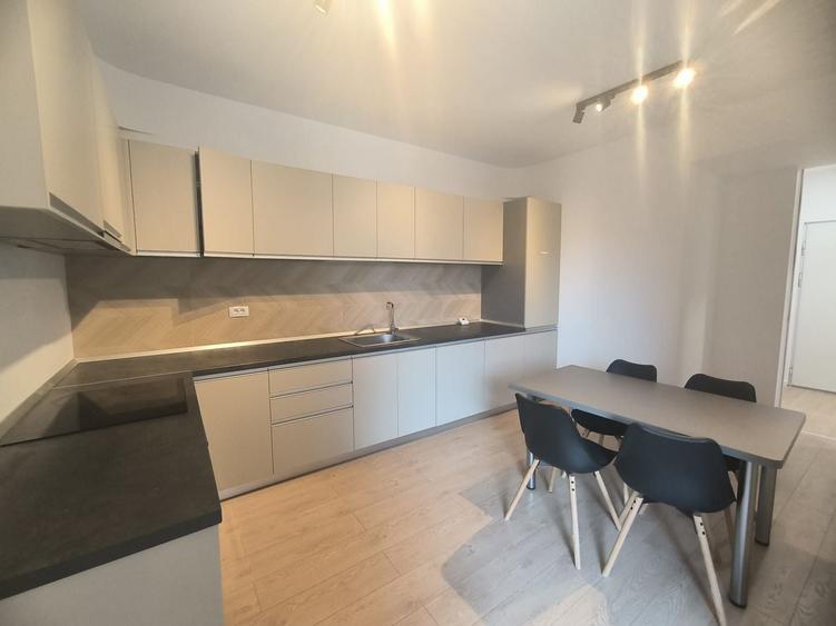 Apartament cu 3 camere decomandat, mobilat în Politehnica