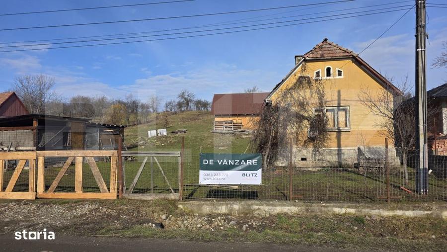 Casa cu teren 3.800 mp, cu 35 m front stradal, la 10 km de Bistrita, M - 4