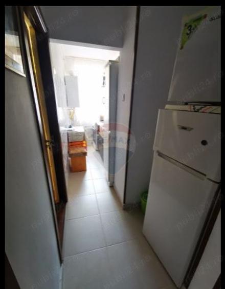 Vand apartamentul meu, cu 1 camera, din Zona Clubului Tineretului, etajul 2, Municipiul Piatra Neamt - 2