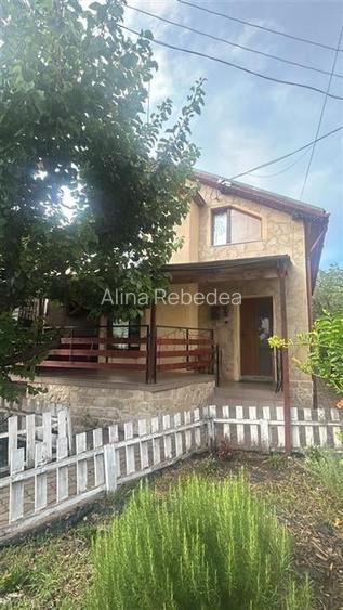 Alzza Real Estate  Casa de vanzare Spicului, aproape de statia de autobuz, cu g