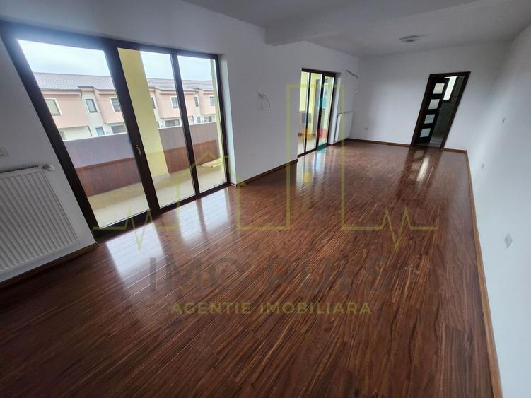 Timisoara. 914 Teren. 7 Bai. 2 Garaje. Zona Ciarda Rosie. Posibilitate rate - 12