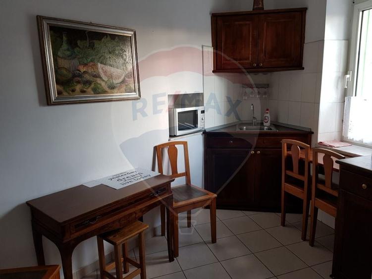 Apartament cu 3 camere de vanzare pe Str.Tribunei - 15