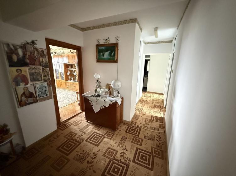 Ap 4 camere 90 mp+boxa+1 camera pe hol ultracentral b-dul Carol 1 - 18