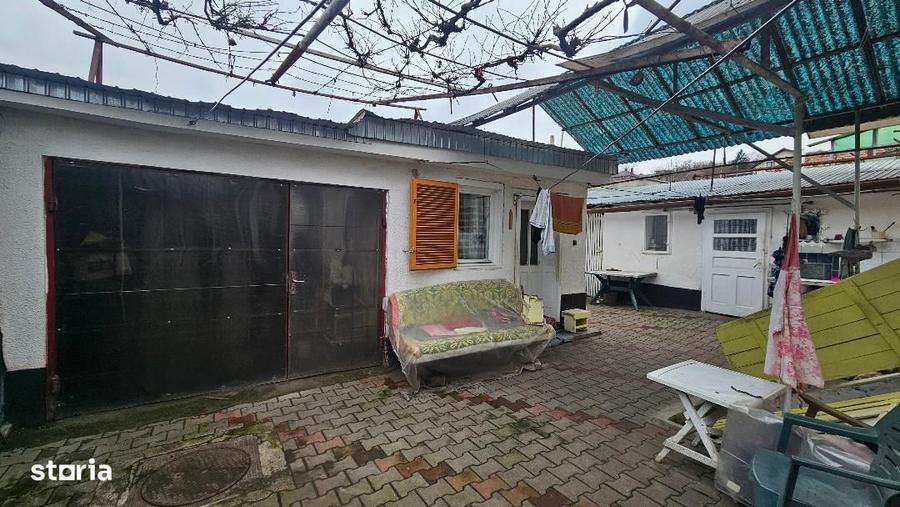 Casa de vanzare cu garaj ?i pivni?a, in ora? - 6