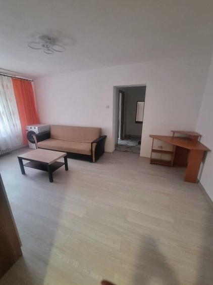 De inchiriat - Apartament 2 camere - 4