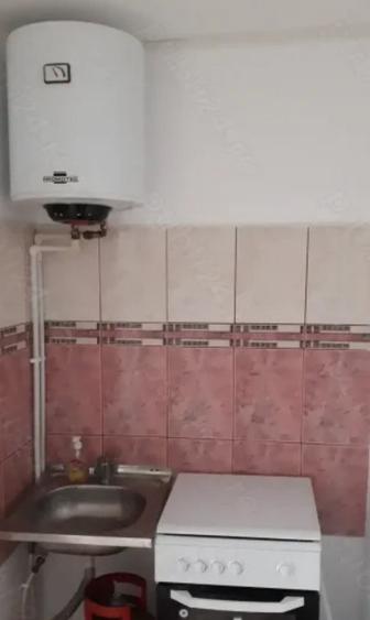 garsonieră zona  Cet  mobilată utilată 22 mp - 2