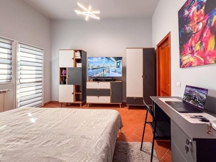 3 Camere 113mp Bloc 2009 zona Cug - 10