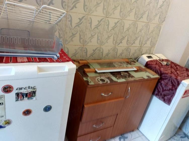 Ofer spre inchiriere garsoniera in capat la 1, Boto?ani ,27 mp,etaj 1 - 2