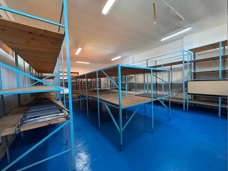 Depozit 150m2, dotat cu rafturi, in zona comerciala excelenta! - 1