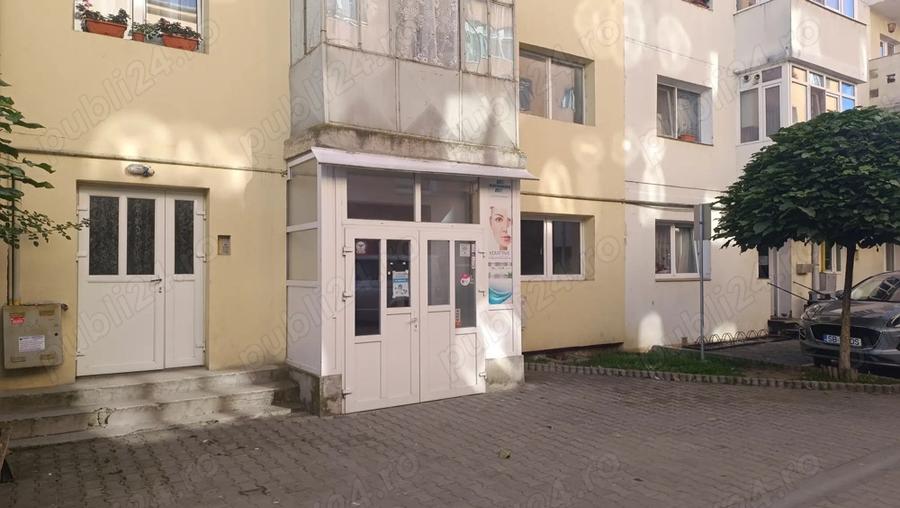 Inchiriez spa?iu comercial in Avrig - 1