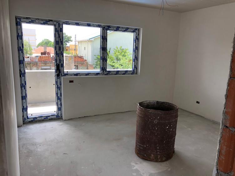 Proiect nou pozitie foarte buna. P+1+M. 5 cam - 21