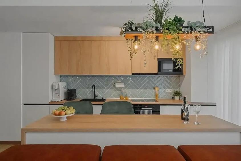 Bloc construit ca la carte! Risc seismic redus-0.30! Living 40 mp - 3