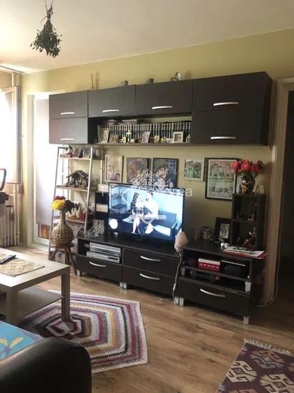 Apartament 3 camere semidecomandat de vanzare in zona Camil Ressu Apartament 3 camere semidecomandat de vanzare in zona Camil Ressu