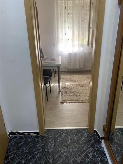 Garsoniera - Decomandat - Bloc Anvelopat - Mobilat și Utilat - Zona UMT - 1