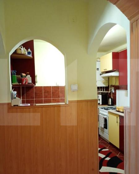 Apartament de vanzare, cu 3 camere, decomandat, 65 mp, carti - 1