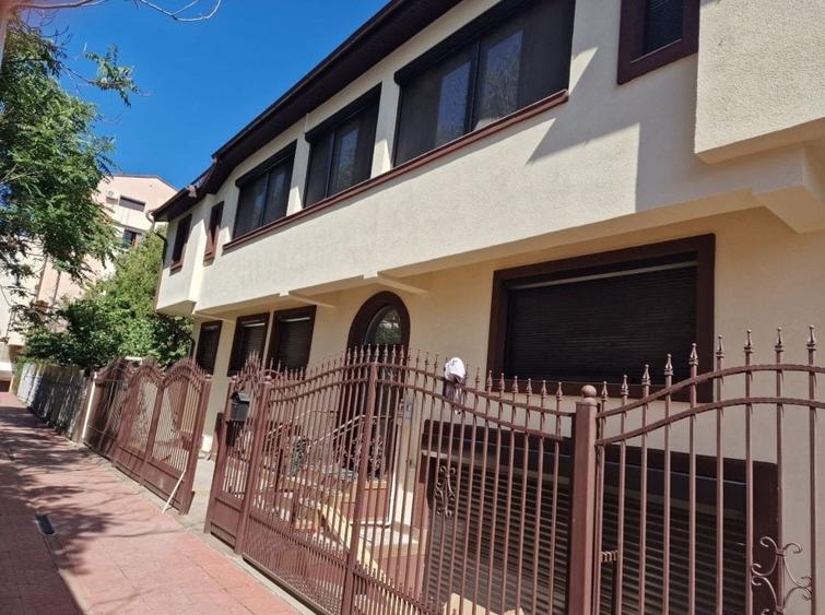 Vila moderna si spatioasa, constructie 2015, zona Mosilor - 1