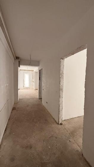 Vand apartament 4 camere cu terasa si gradina, ultracentral - 12