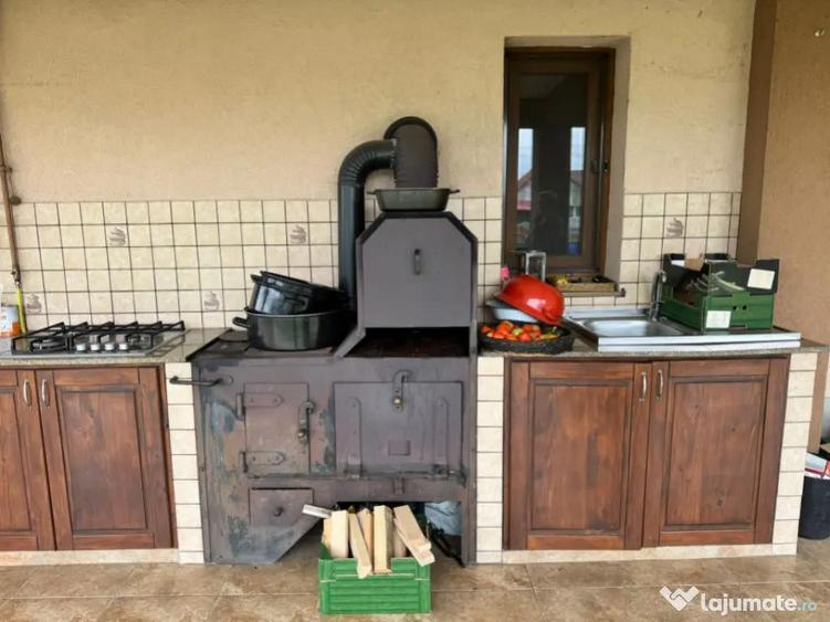 Casa superba spatioasa intr-o zona linistiota aproape de o - 10