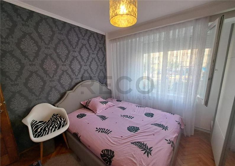 RECO Apartament cu trei camere decomandat - 3