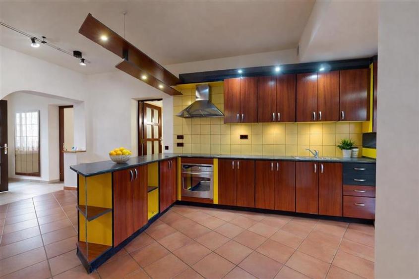 Volum arhitectural remarcabil:Sediu firma, Clinica,Investitie,Rezidenta,Centru C - 18