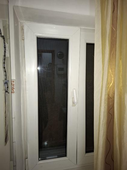 Vind apartament cu 2 camere intre  et 2/4 zona 2 stejari incalzire ENTEL 62000 E - 1