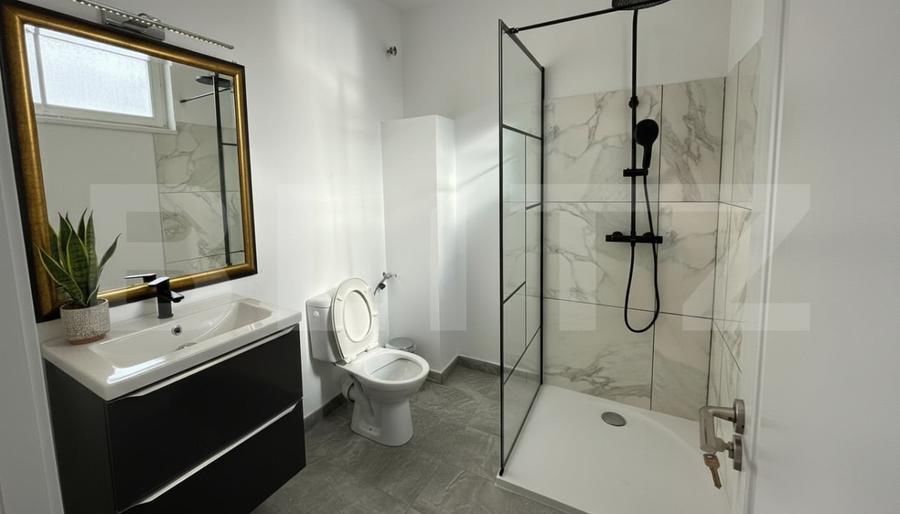 Casa pe calcan cu priveliste superba si compartimentare deosebita - 6