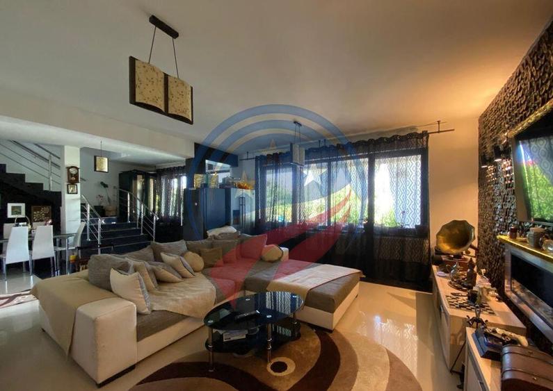 CASA DEOSEBITA APROAPE DE PROMENADA IN EUROCARTIER - 13