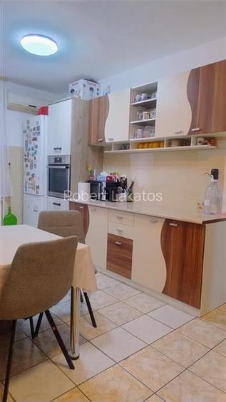RECO apartament cu 3 camere la etajul 1 in Nufarul