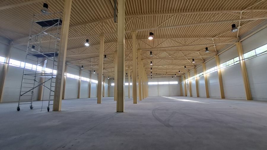 HALA DEPOZITARE CU ETAJ PARTIAL PENTRU BIROURI AMPLASAMENT: OTOPENI - 14