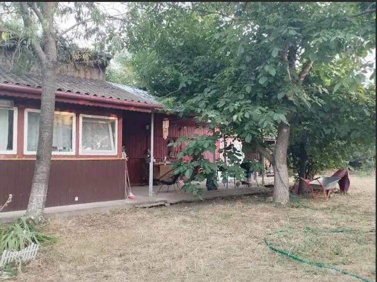 Teren cu doua corpuri casa - 35500 eur - 4