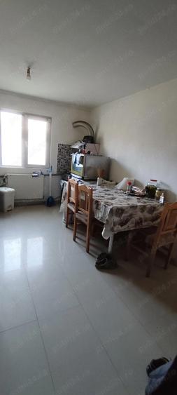 Proprietar, vand ap cu 3 camere, semidecomandat, parter - 4