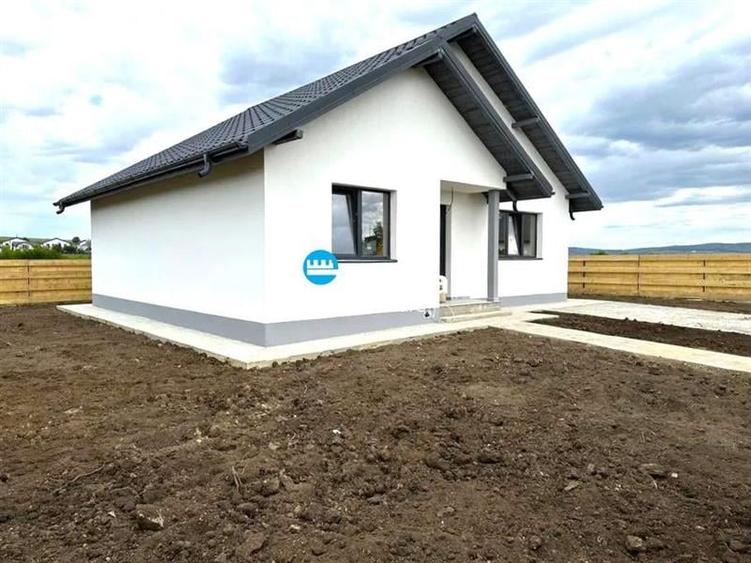 Casa 3 cam,  2 bai, canalizare, 400 teren, Ciurbesti, Miroslava - 2